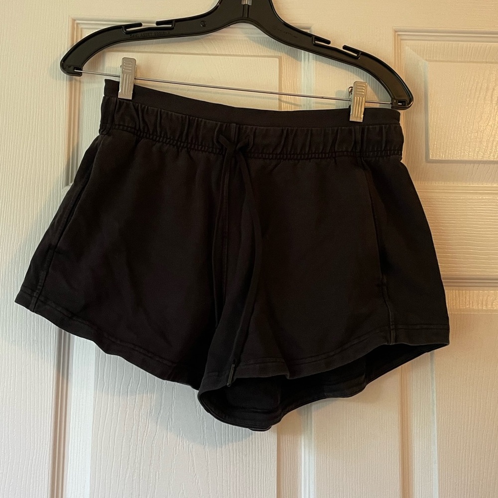 LULULEMON Inner Glow Highrise Shorts 3”